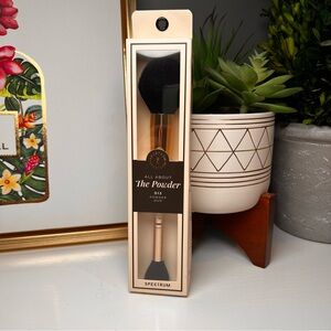 Spectrum All About The Powder D13 Power Duo Brush